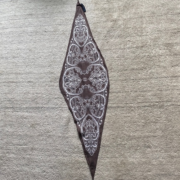 Authentic Gucci Choker/Bandana - Picture 3 of 8